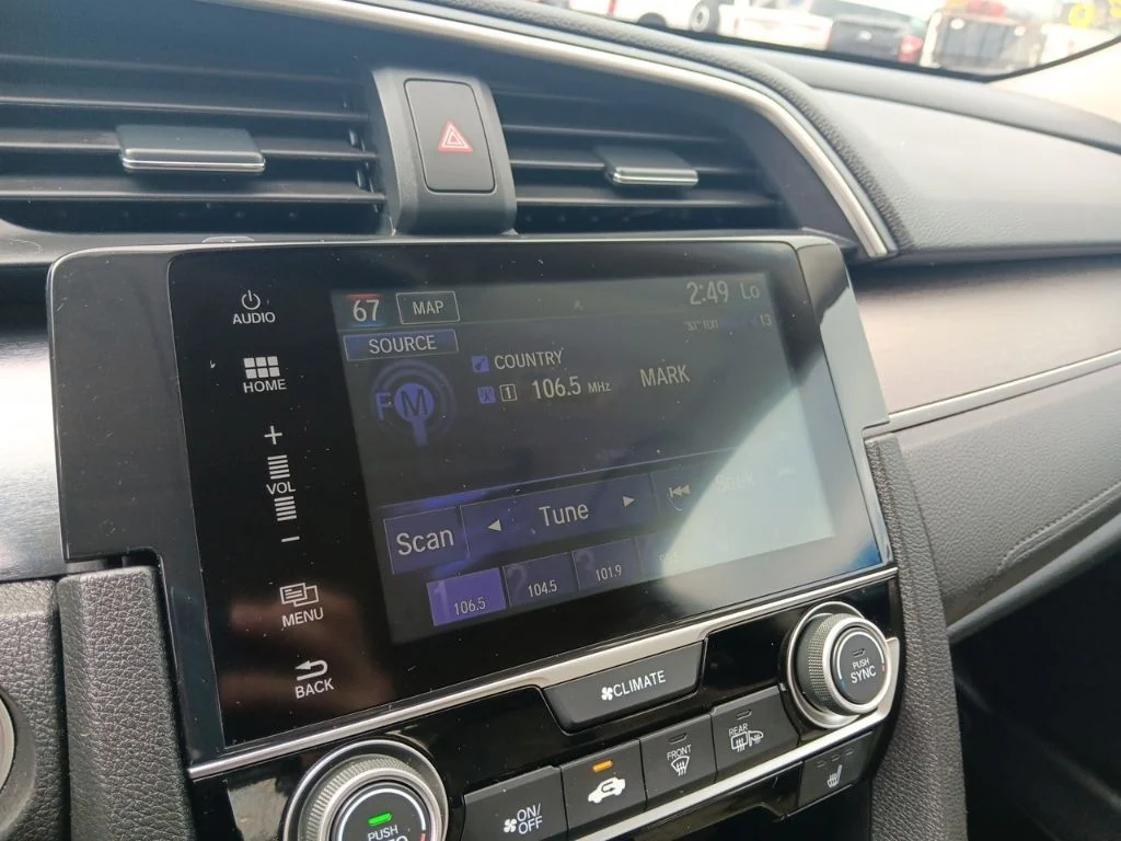 Used 2017 White Honda Touring image 19