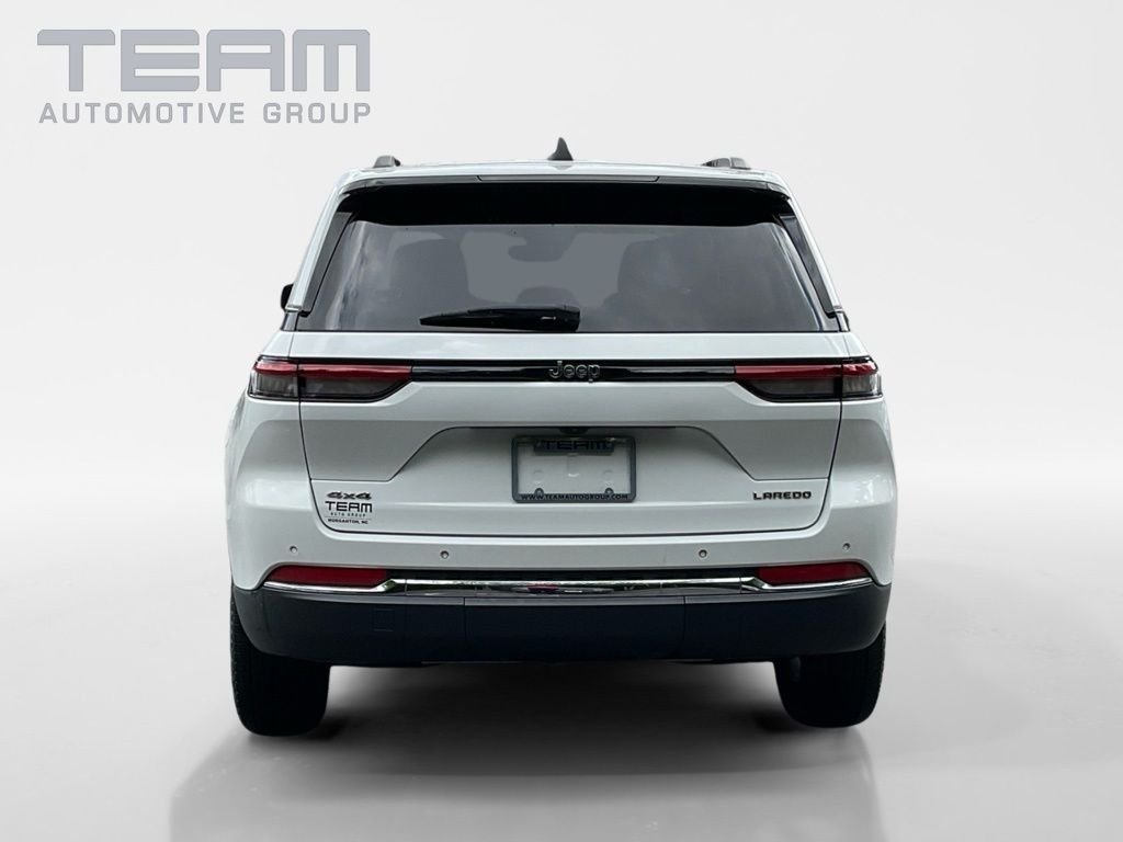 Used 2023 White Jeep Laredo image 6