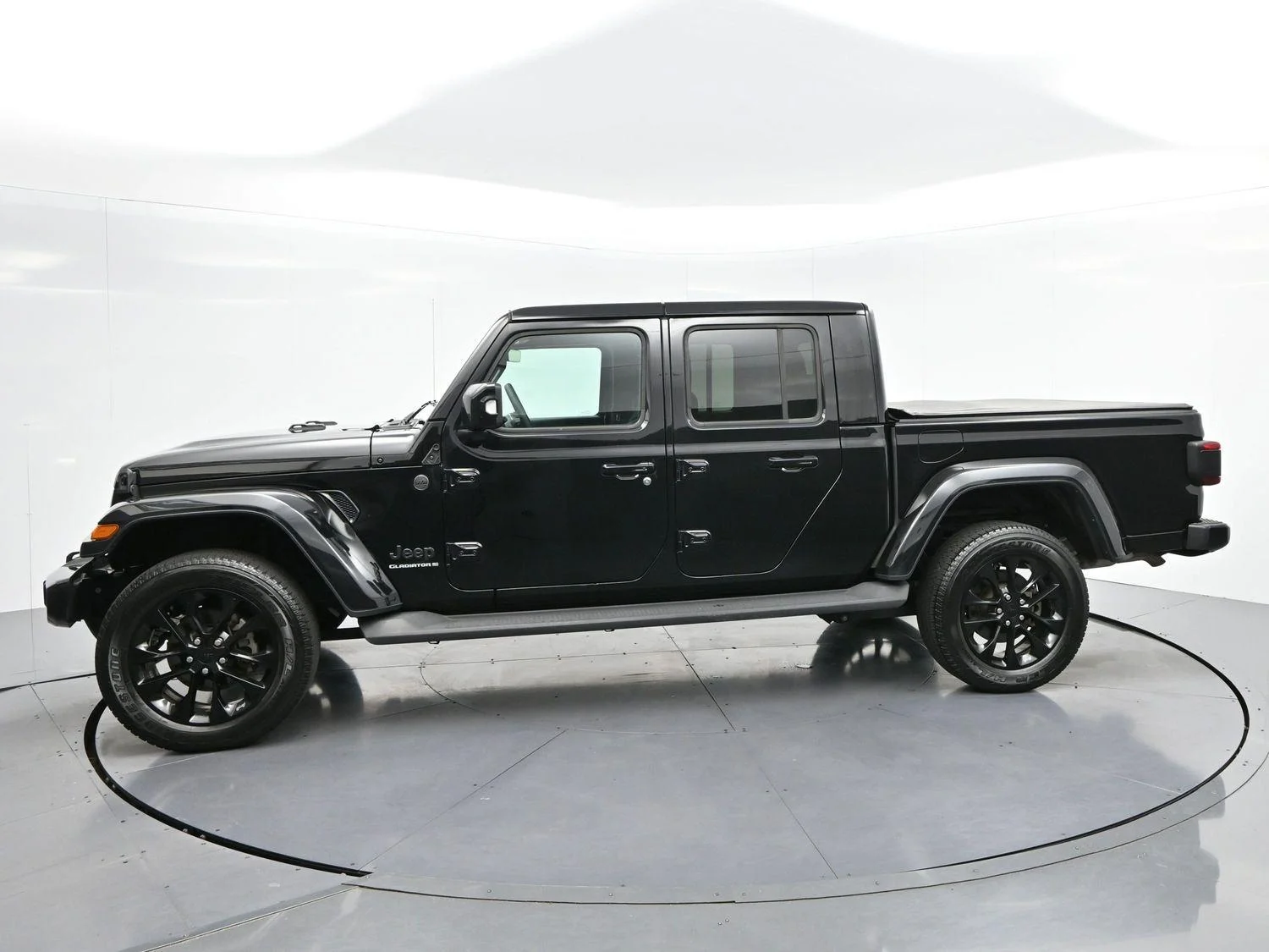 Used 2023 Black Clearcoat Jeep High Altitude image 4