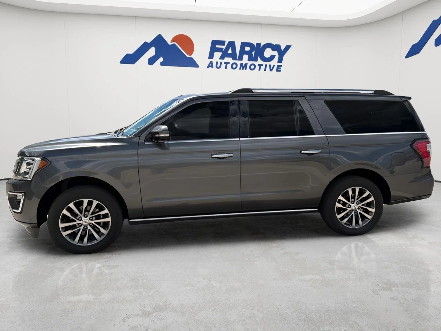 Used 2018 Magnetic Ford Limited image 3