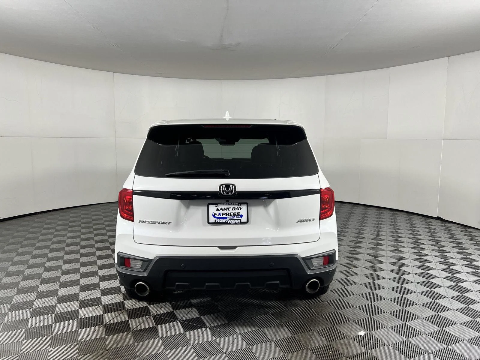 Used 2024 Platinum White Pearl Honda EX-L image 32