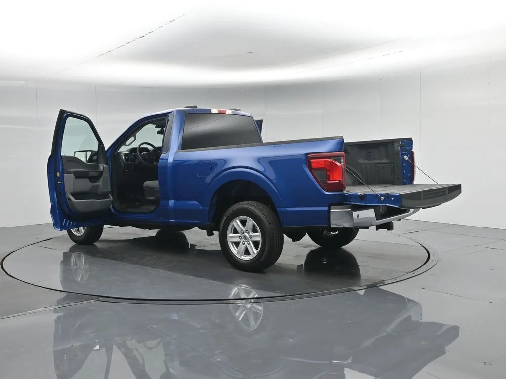 New 2026 Oxford White Ford XLT image 29