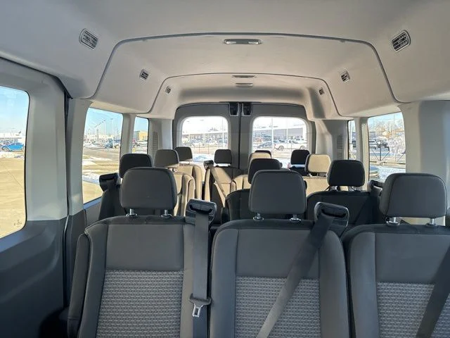 New 2024 White Ford Medium Roof Pass. XLT AWD image 32