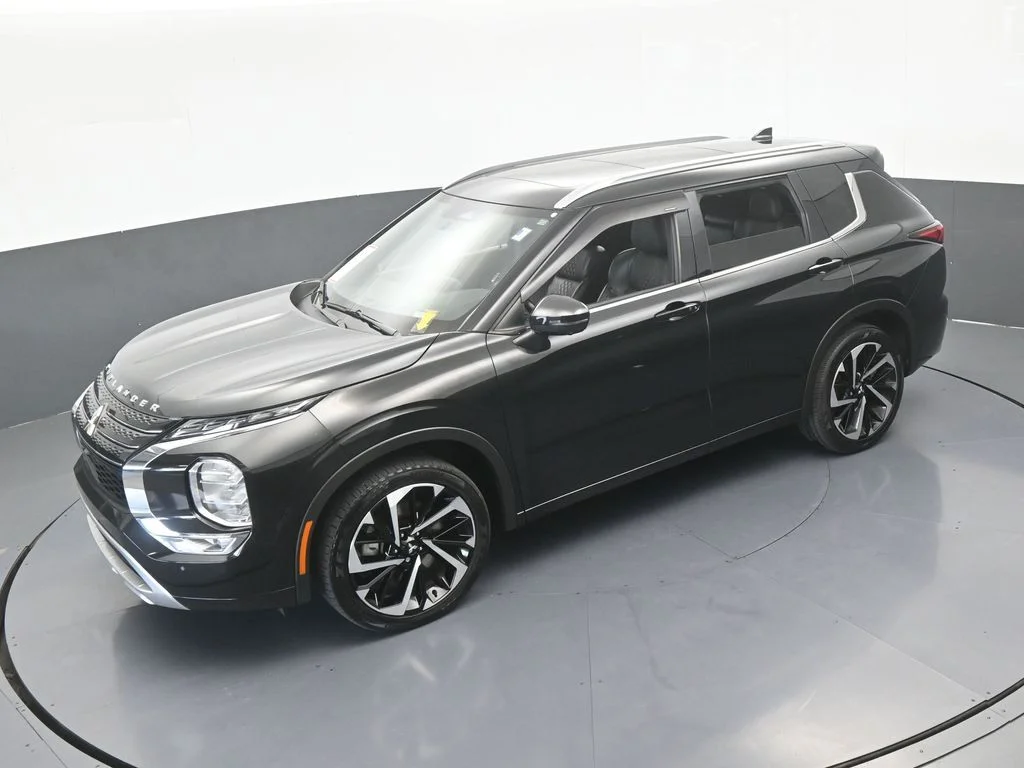 Used 2022 Black Mitsubishi SEL image 59