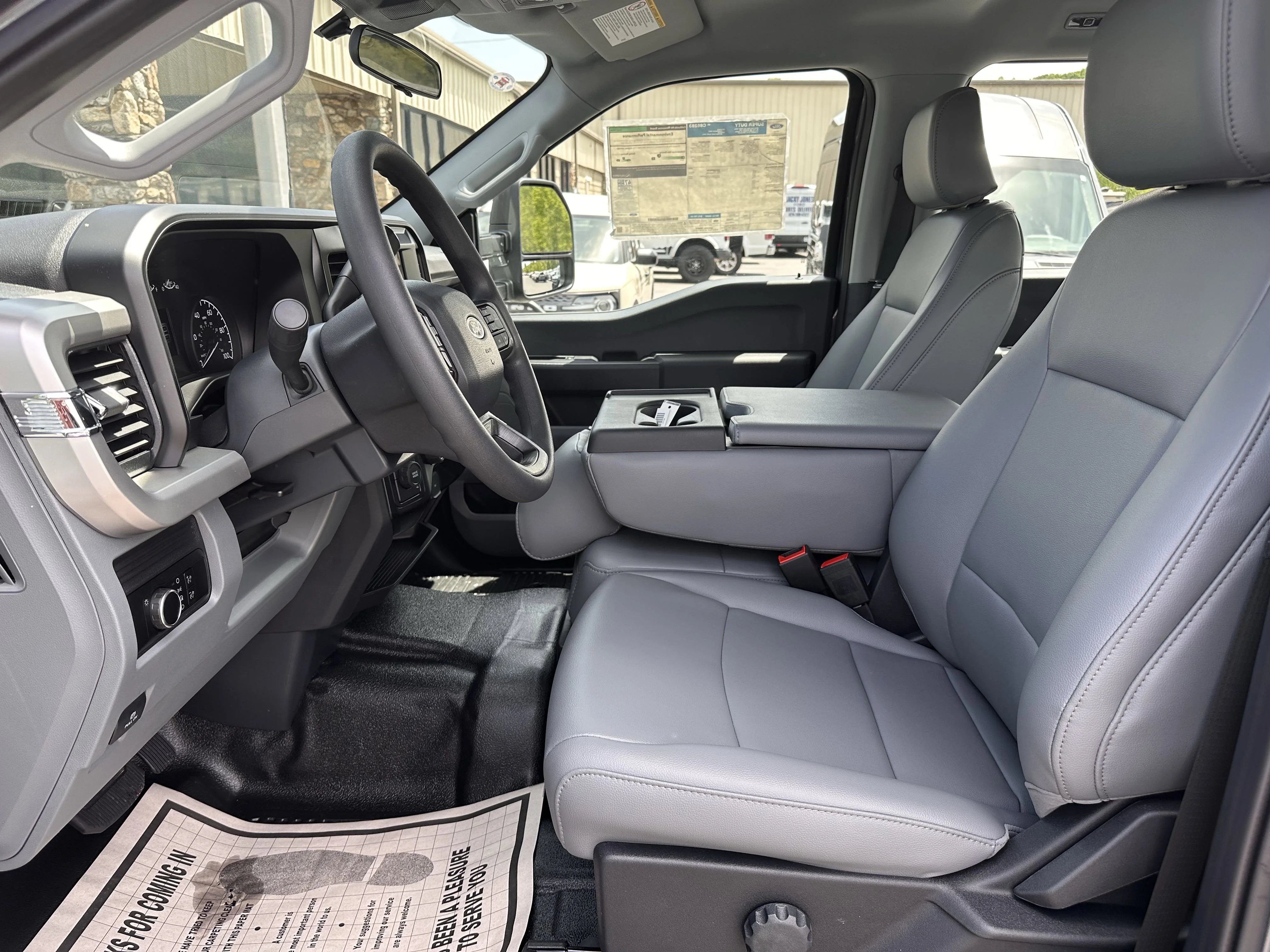 2025 Ford F-350 Super Duty Chassis Cab XL - Photo 8