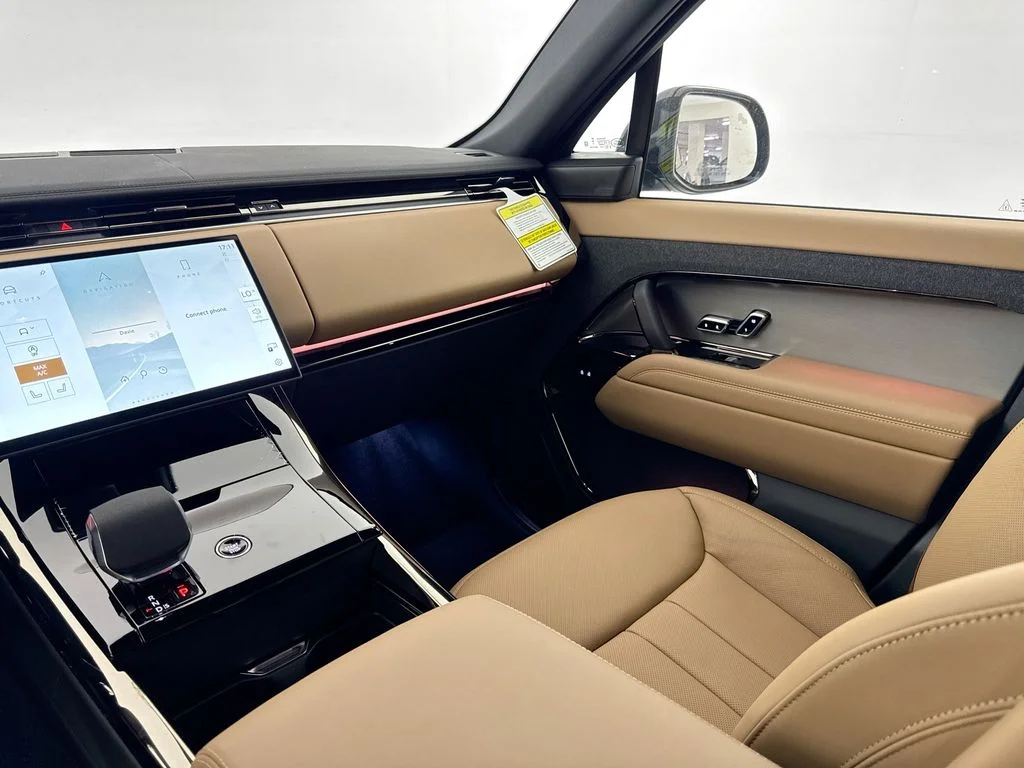 New 2026 Carpathian Grey Land Rover SE image 24