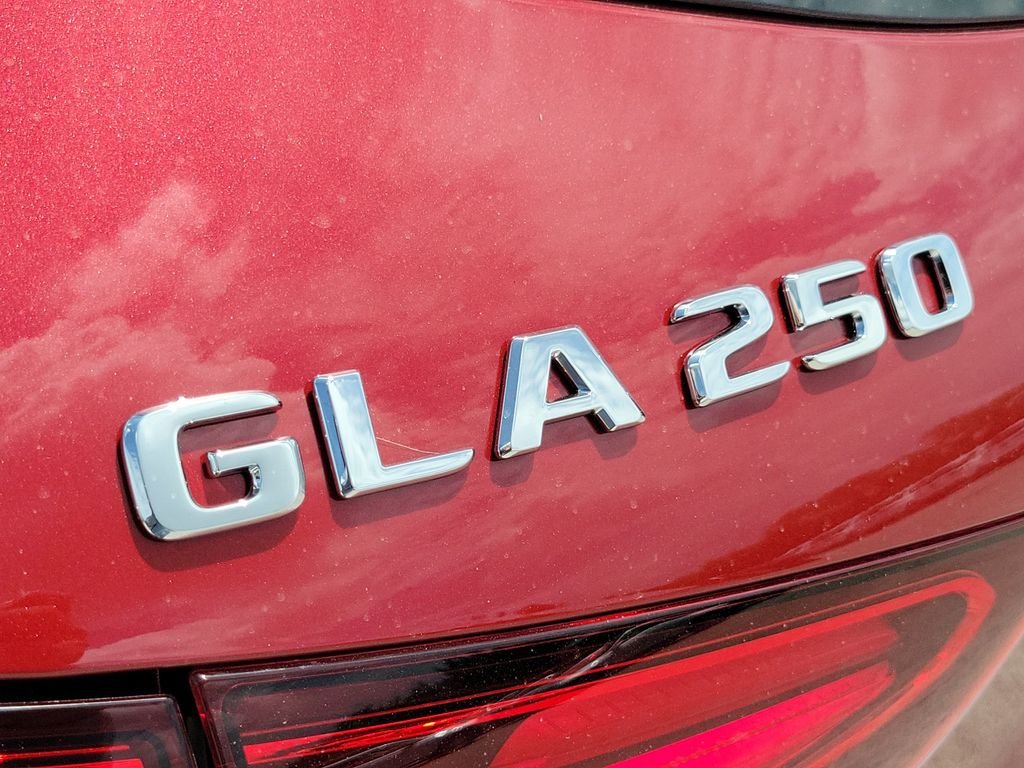 New 2026 MANUFAKTUR Patagonia Red Metallic Mercedes-Benz GLA 250 image 7