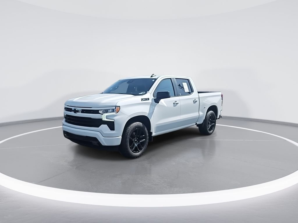 Used 2024 White Chevrolet RST image 4
