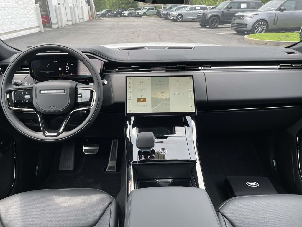 New 2026 Fuji White Land Rover Dynamic SE image 22