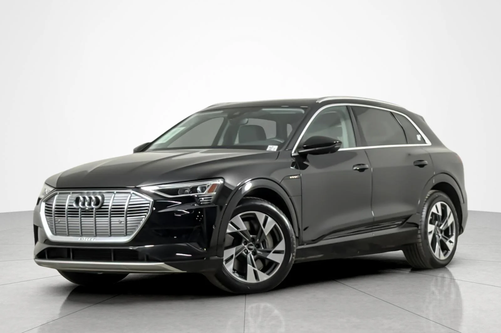 2023 Audi e-tron 95 kWh Premium Plus quattro's photo