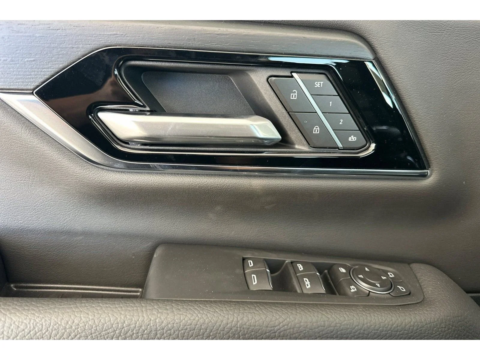 2026 GMC Yukon XL Denali - Photo 10