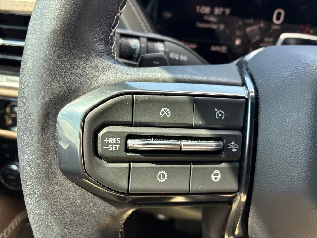 Used 2025 Onyx Black GMC Denali Ultimate image 15