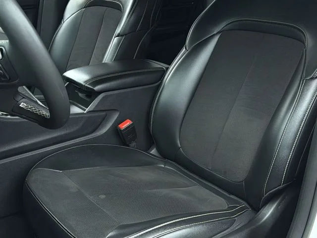 Used 2023 White/off-white Jeep Altitude X image 22