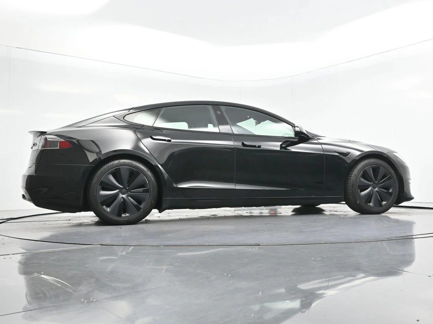 Used 2021 Black Tesla Plaid image 45
