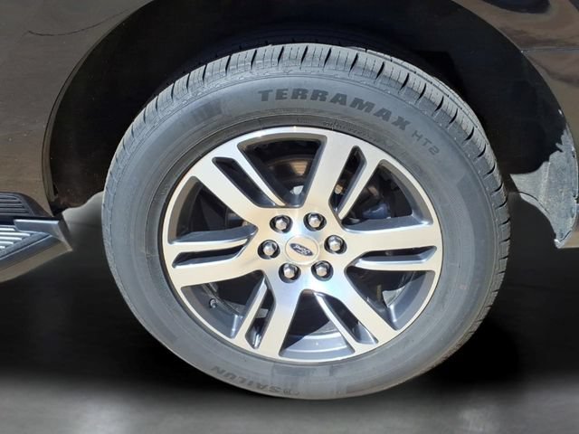 Used 2024  Ford Limited image 34