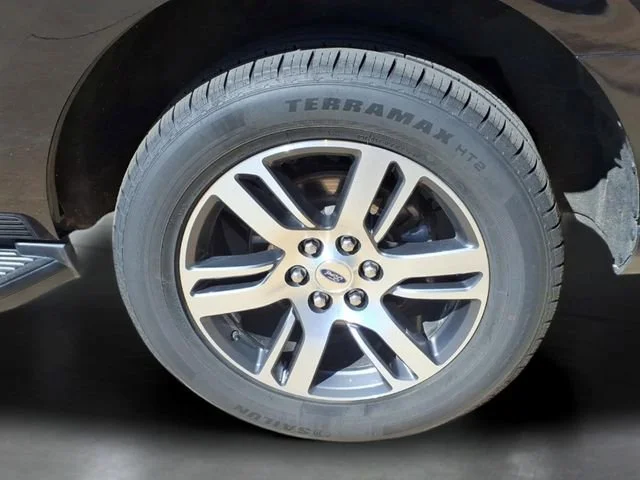 Used 2024  Ford Limited image 34