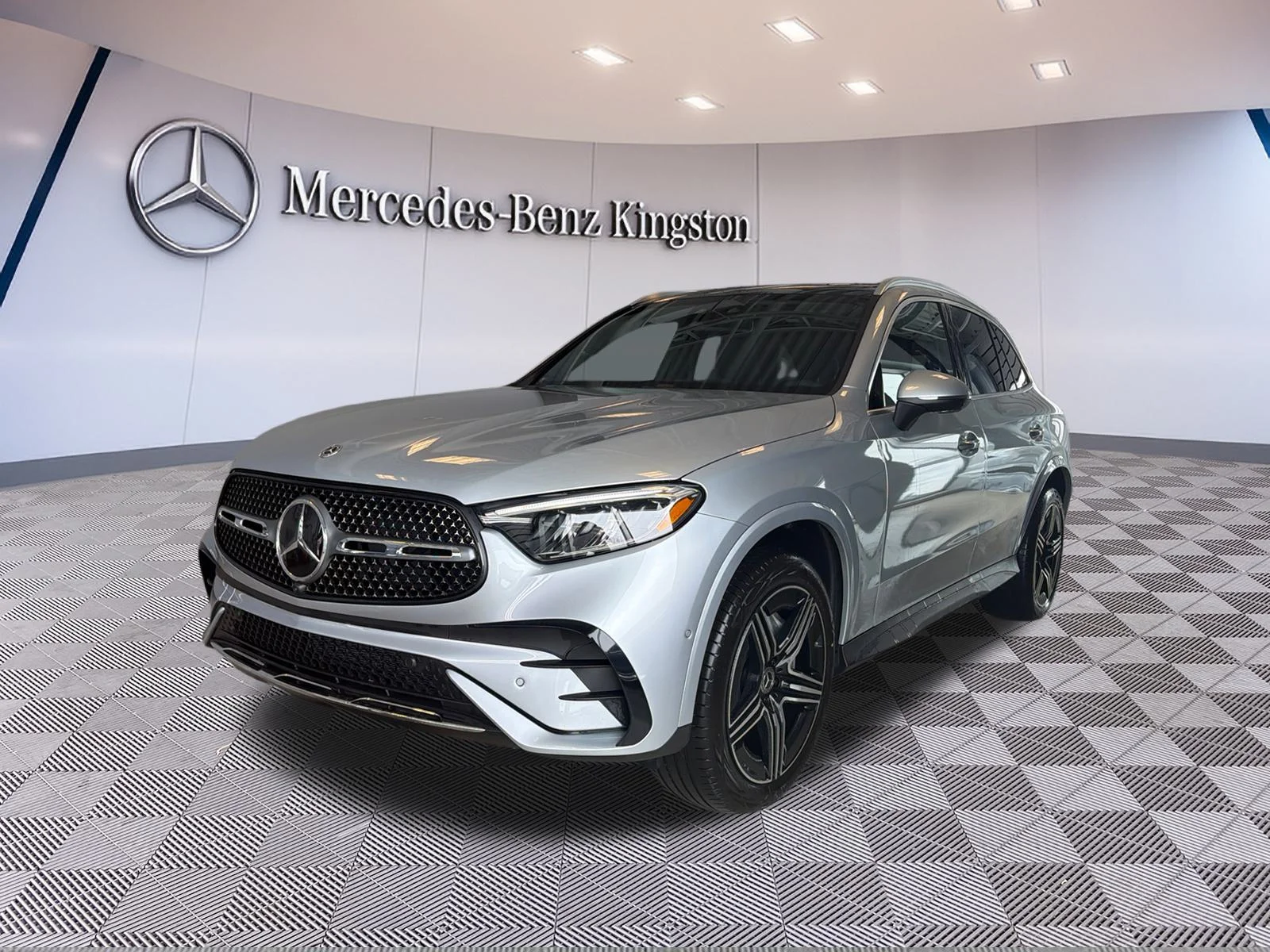 Used 2026 Silver Mercedes-Benz GLC 300 4MATIC SUV image 2