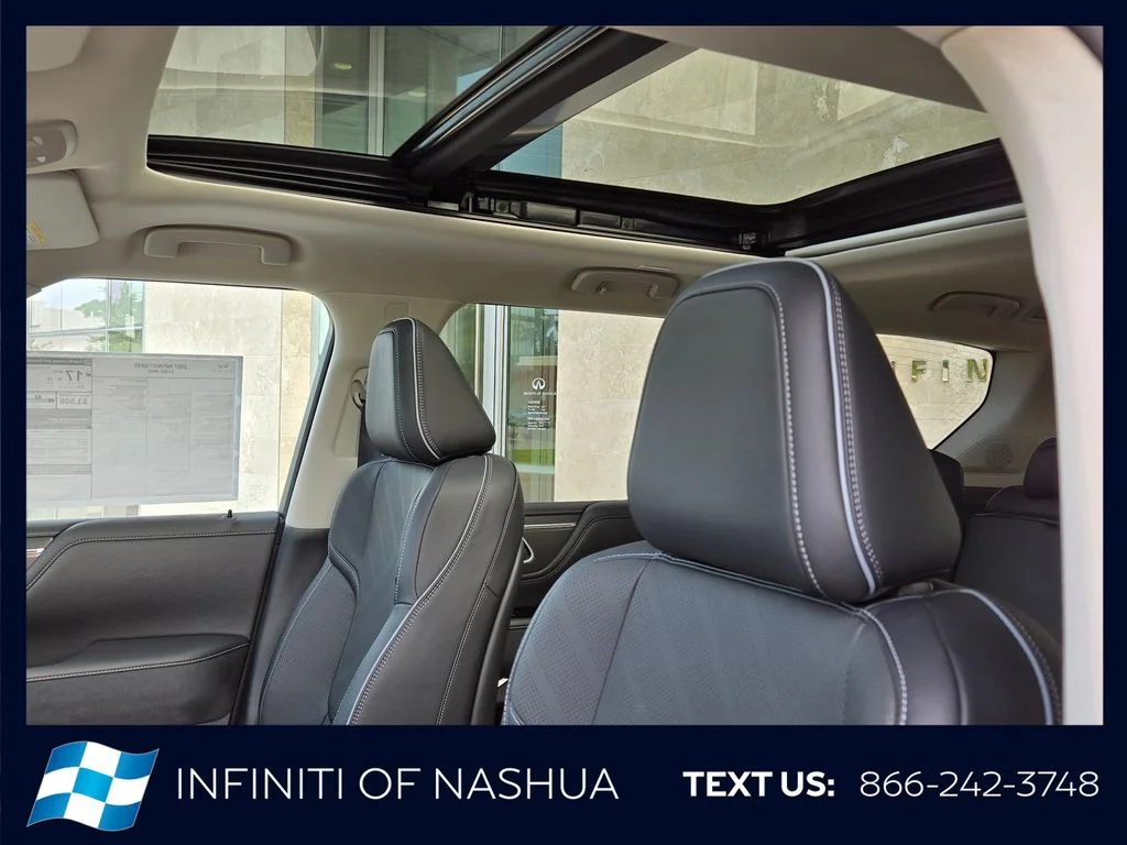 New 2027 RADIANT WHITE INFINITI Luxe 4WD image 6