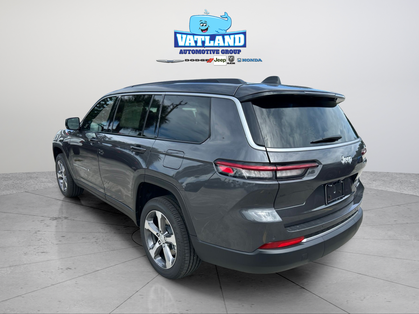 New 2026 Baltic Gray Metallic Clear-Coat Exterior Paint Jeep Limited image 3