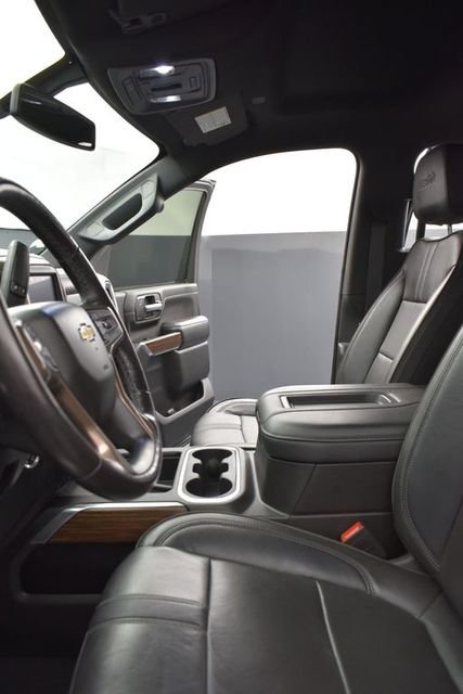 Used 2022 Black Chevrolet High Country image 9