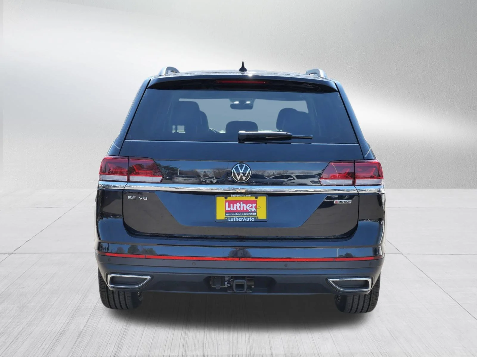 Certified Used 2022 Deep Black Pearl Volkswagen 3.6L V6 SE w/Technology image 6