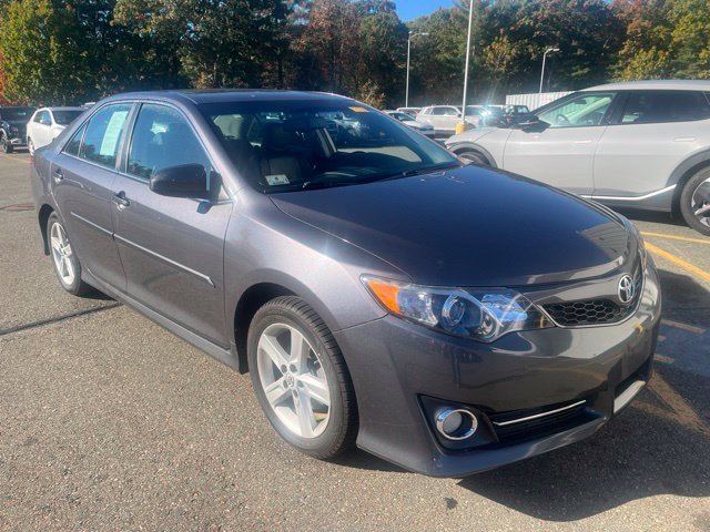 Used 2014 Gray Toyota SE image 1
