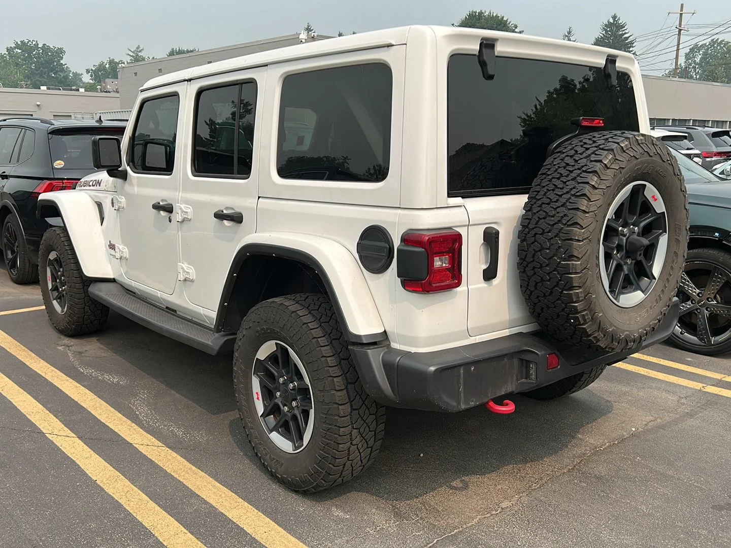 Used 2021 Bright White Clearcoat Jeep Unlimited Rubicon image 3