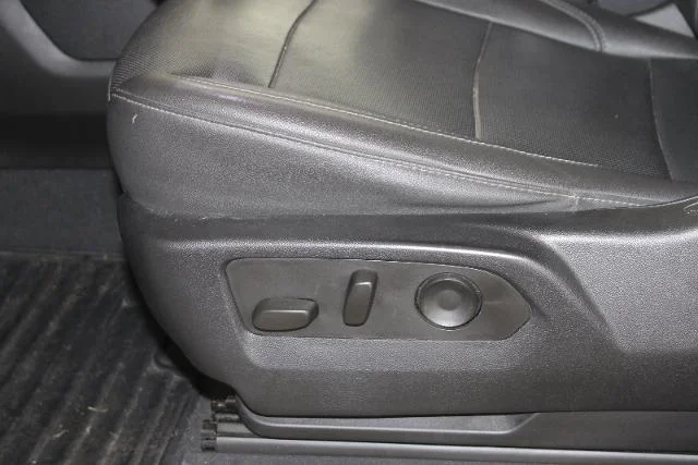Used 2023 Summit White Chevrolet  image 16
