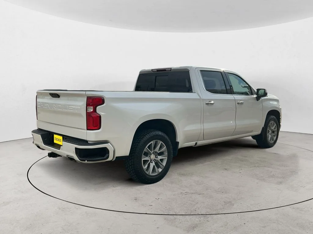 Used 2022 Beige Chevrolet High Country image 5