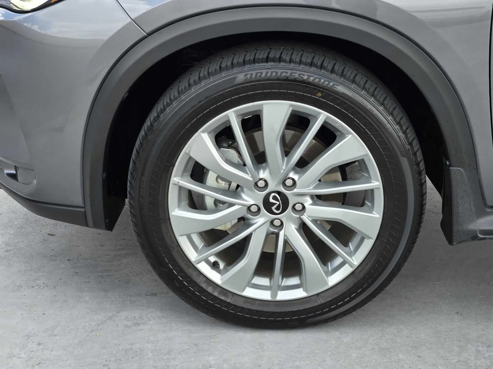 Certified Used 2023 Graphite Shadow INFINITI LUXE image 10