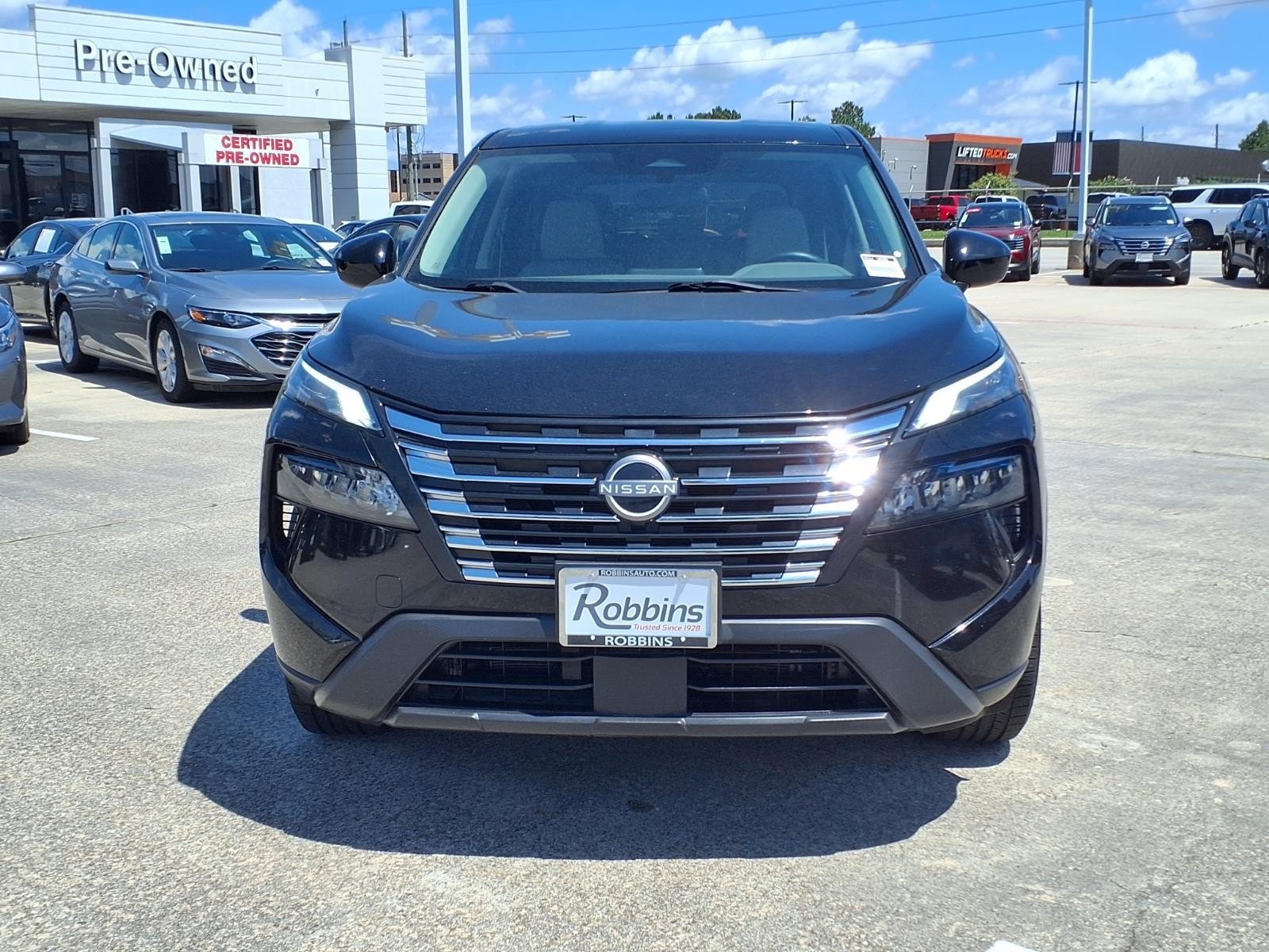 2024 Nissan Rogue SV Black at Robbins Nissan