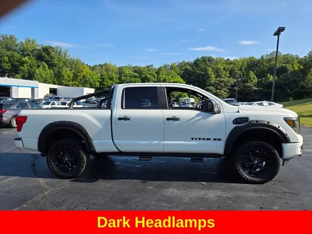 Used 2018 White Nissan SL image 10