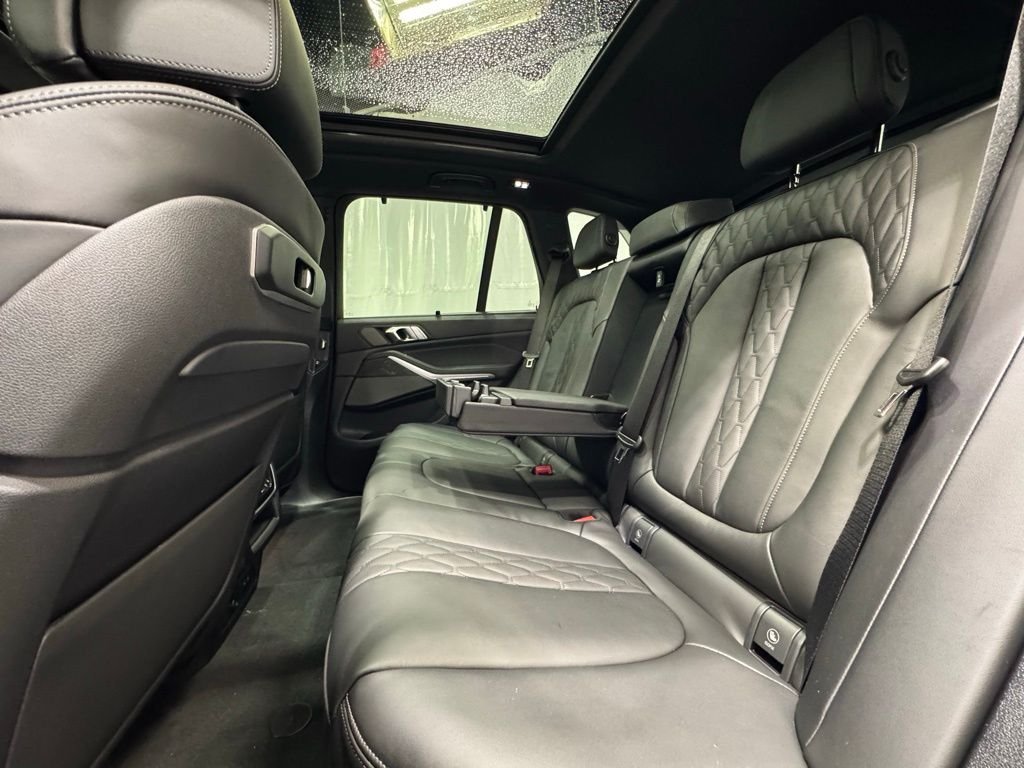 Used 2026 Gray BMW M60i image 20