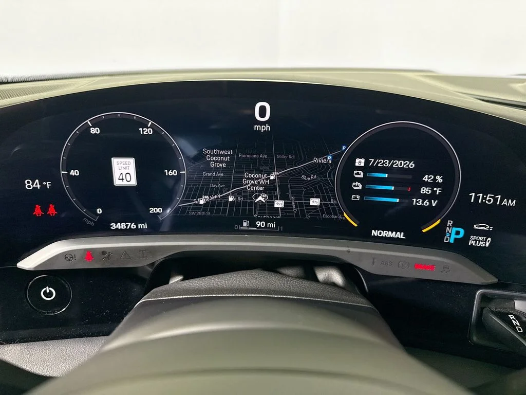 Used 2022 White Porsche  image 13