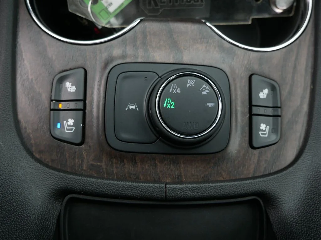 Used 2022 Red GMC Denali image 19