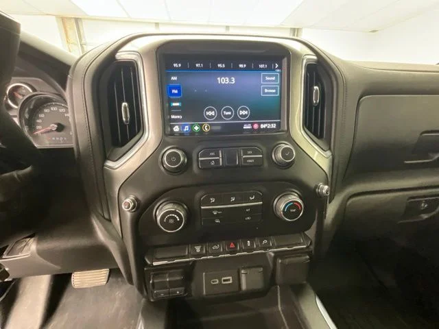 Used 2021 White Chevrolet LT image 10