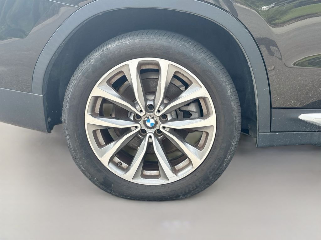 Used 2019 Green BMW sDrive30i image 11