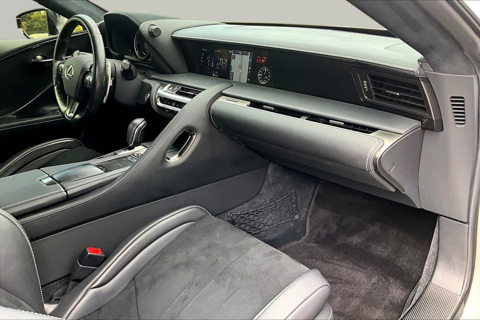 Used 2019 Atomic Silver Lexus  image 19