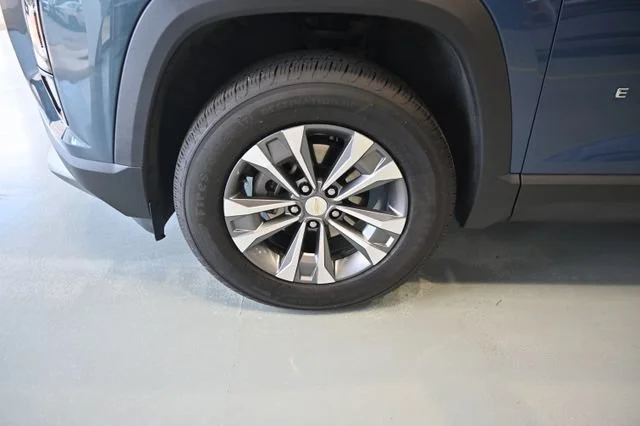 Used 2026 Lakeshore Blue Metallic Chevrolet LT image 29