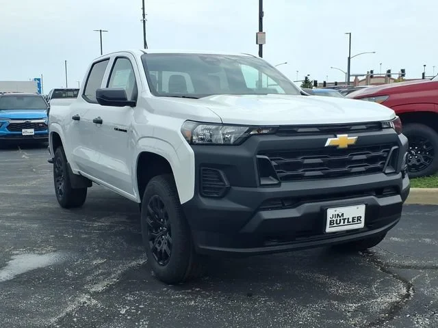 New 2026 Summit White Chevrolet WT image 20