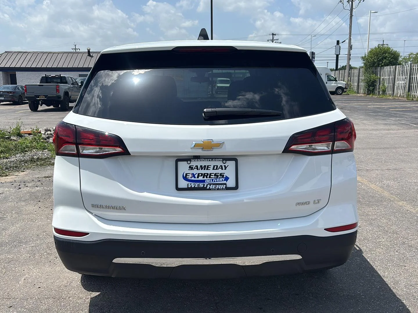 Used 2024 Summit White Chevrolet LT image 6