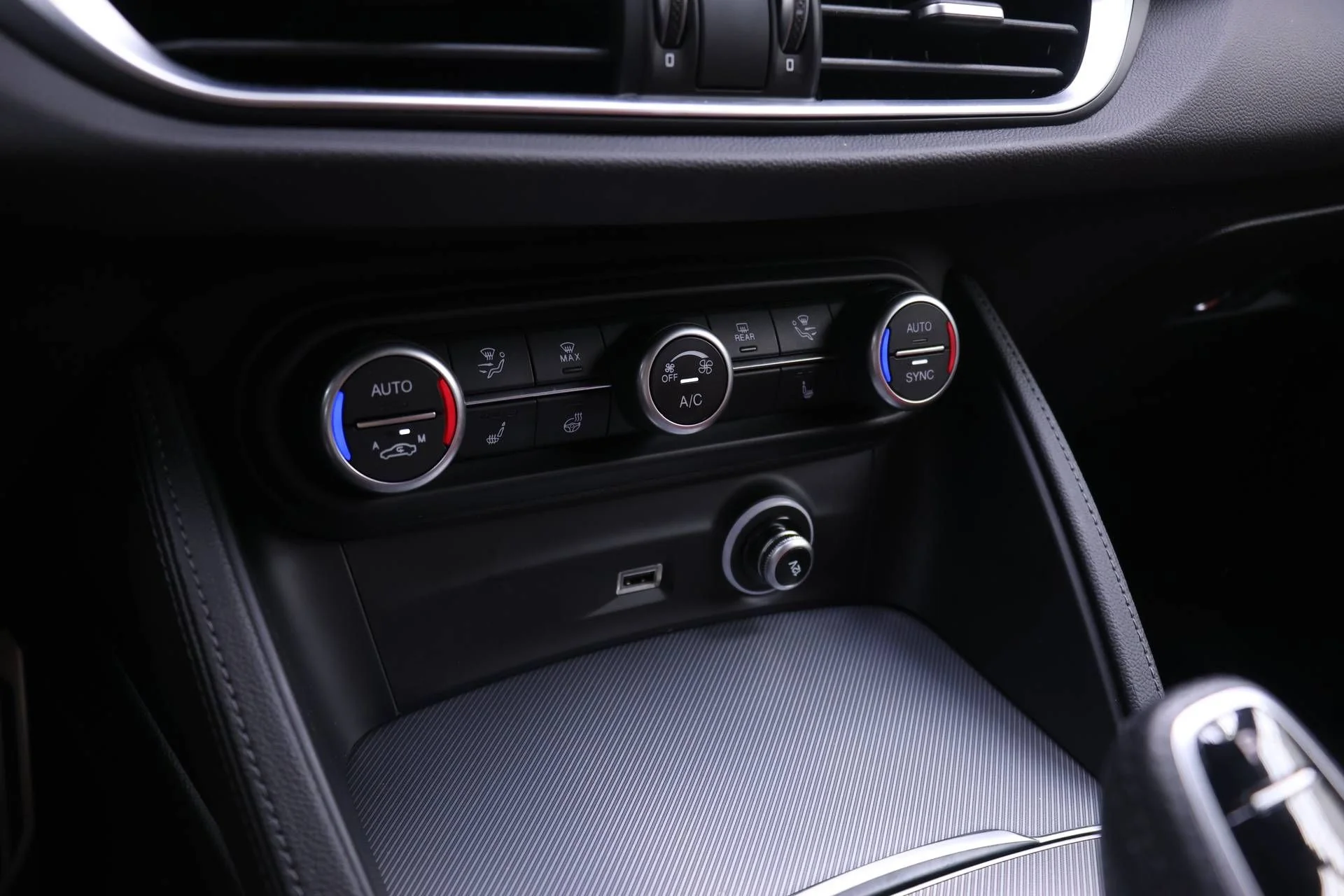 Certified Used 2024 White Alfa Romeo Veloce image 9