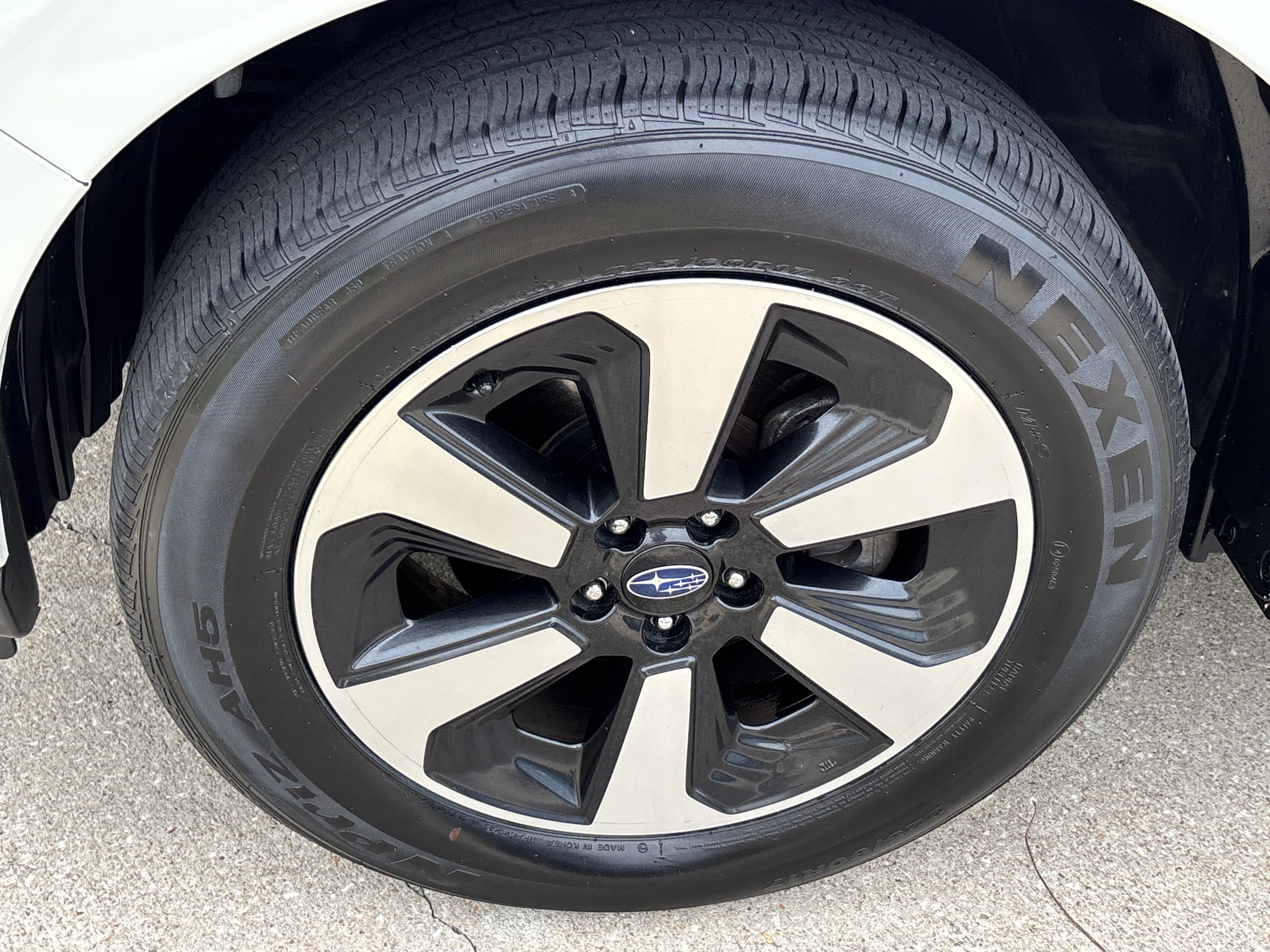 Used 2017 Crystal White Pearl Subaru 2.5i Premium AWD image 13