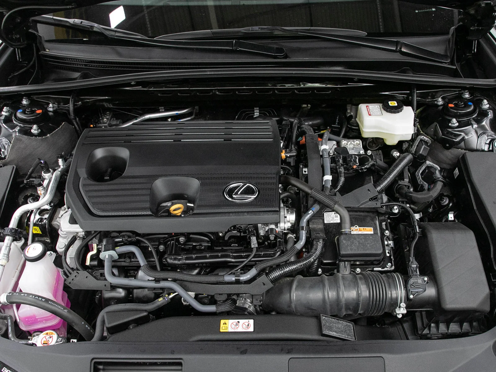 Used 2025 Black Lexus ES 300h F Sport Handling image 31