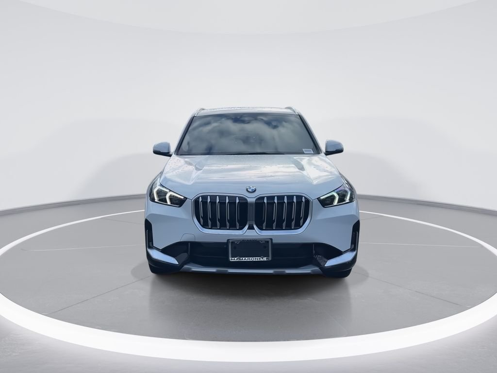 Used 2026 Alpine White BMW xDrive28i image 3