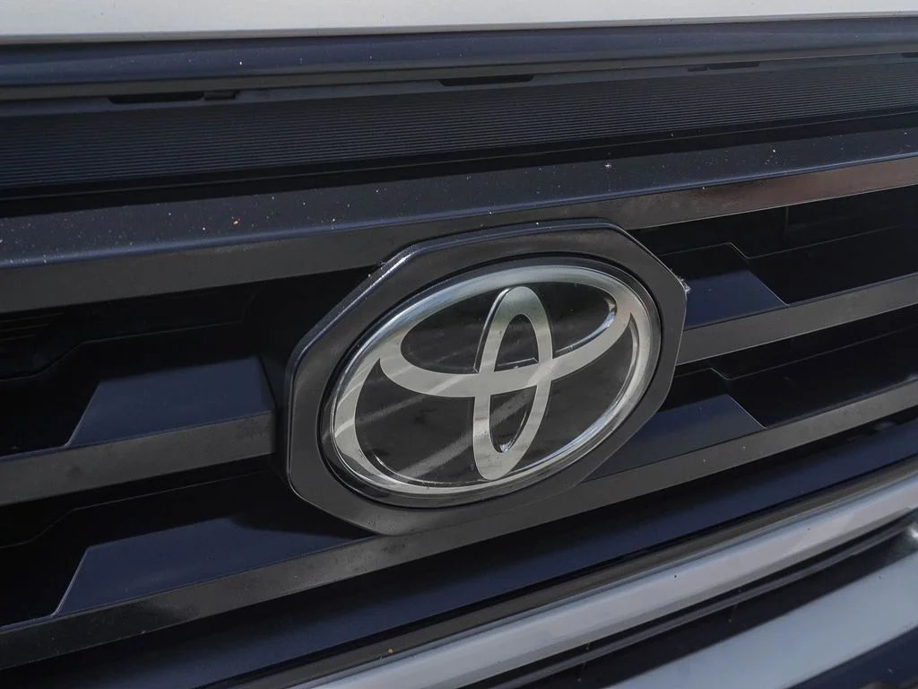 Used 2021 White Toyota SR image 11