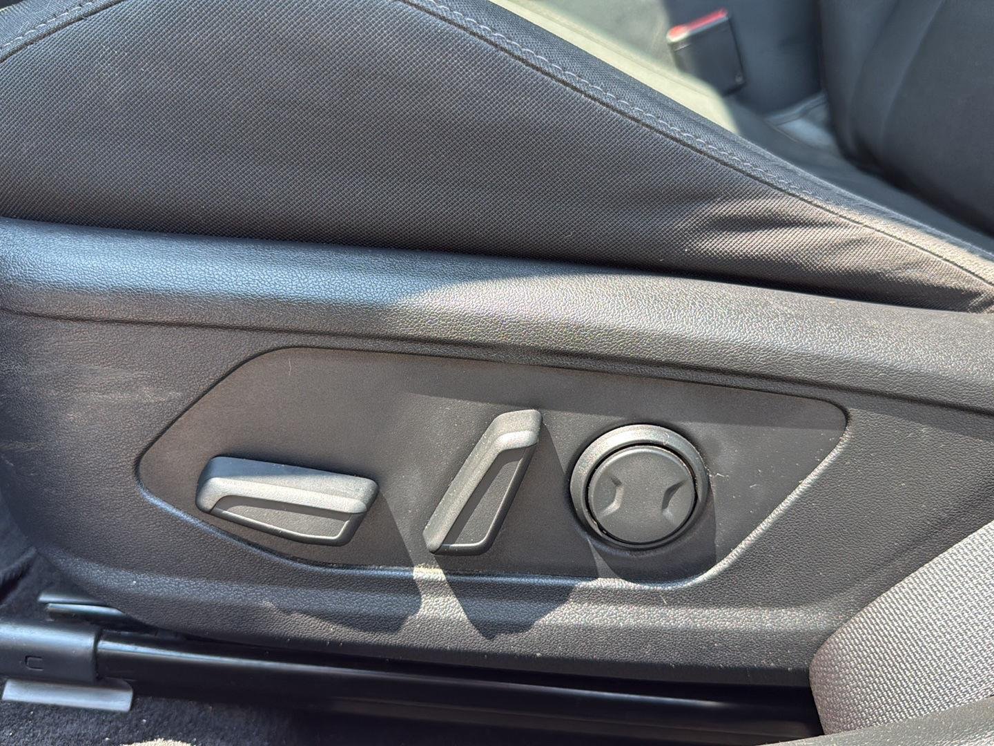 Used 2021 Electric Shadow Hyundai SEL image 13
