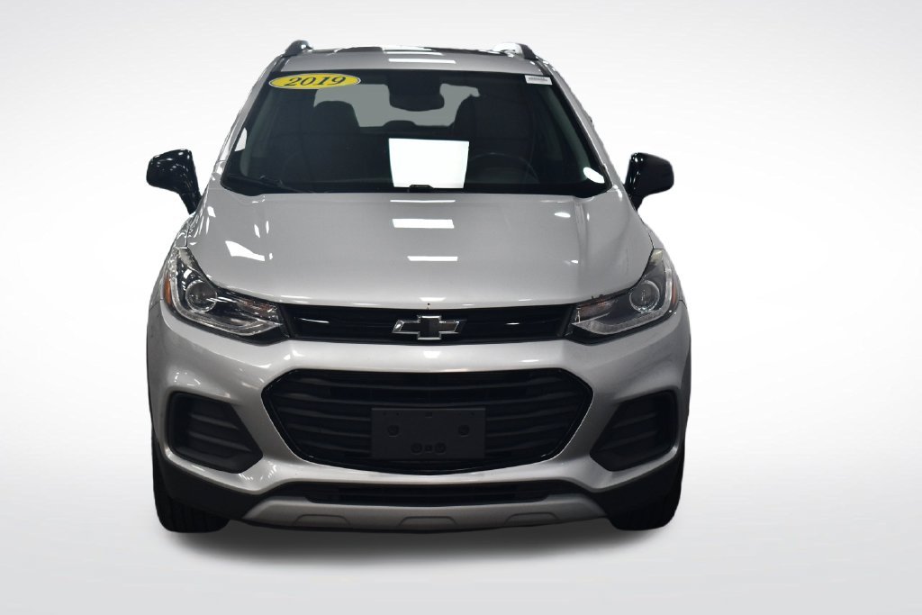 Used 2019 Silver Ice Metallic Chevrolet LT image 8