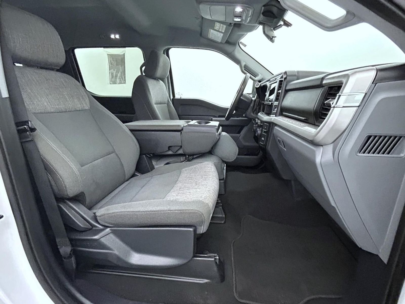 Used 2025 White Ford XLT image 15