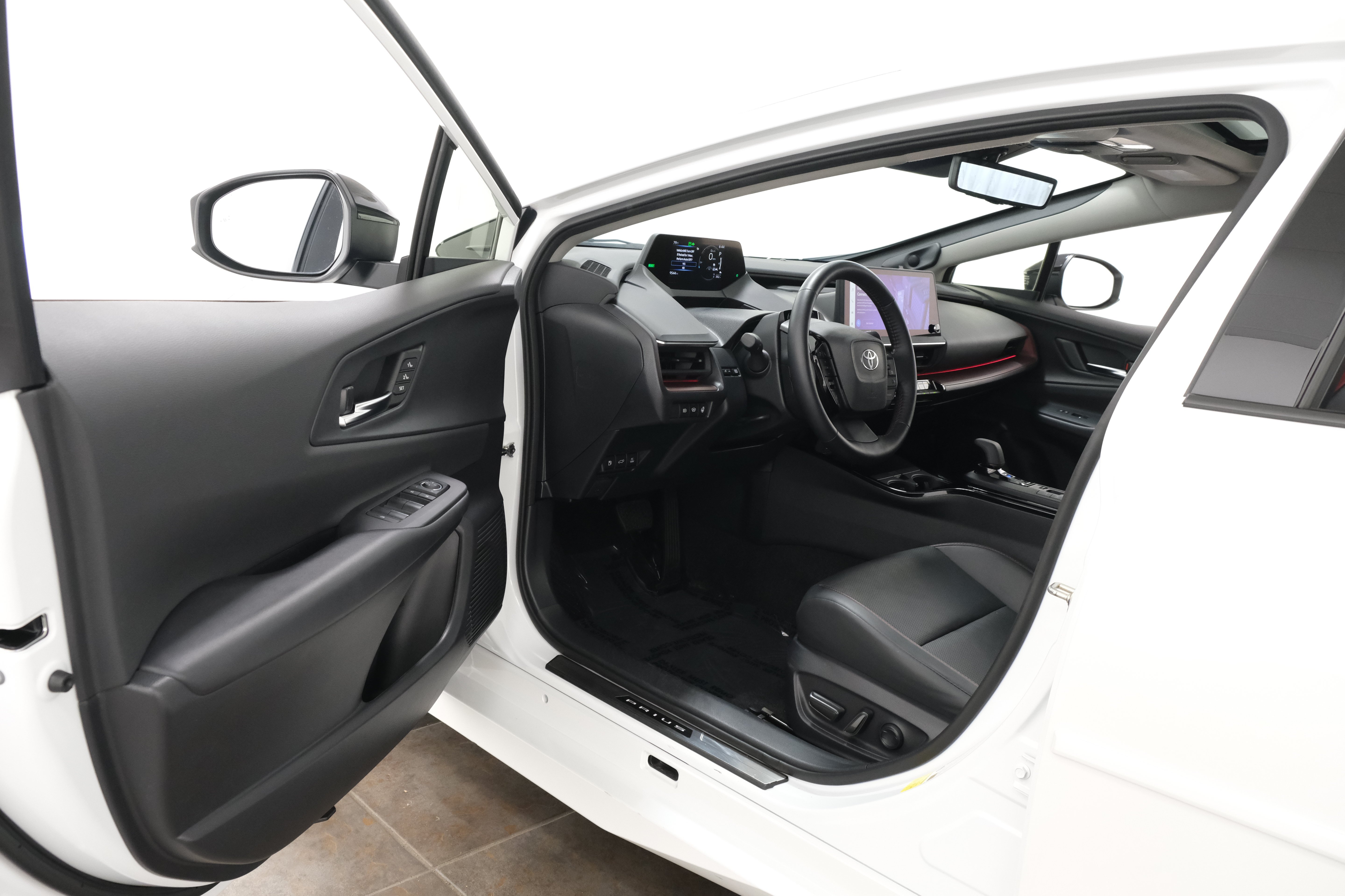Certified Used 2025 Wind Chill Pearl Toyota XSE Premium image 27